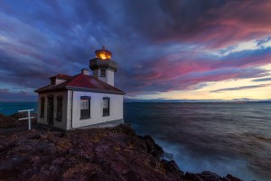 LighthouseKlinDuringStorm_720